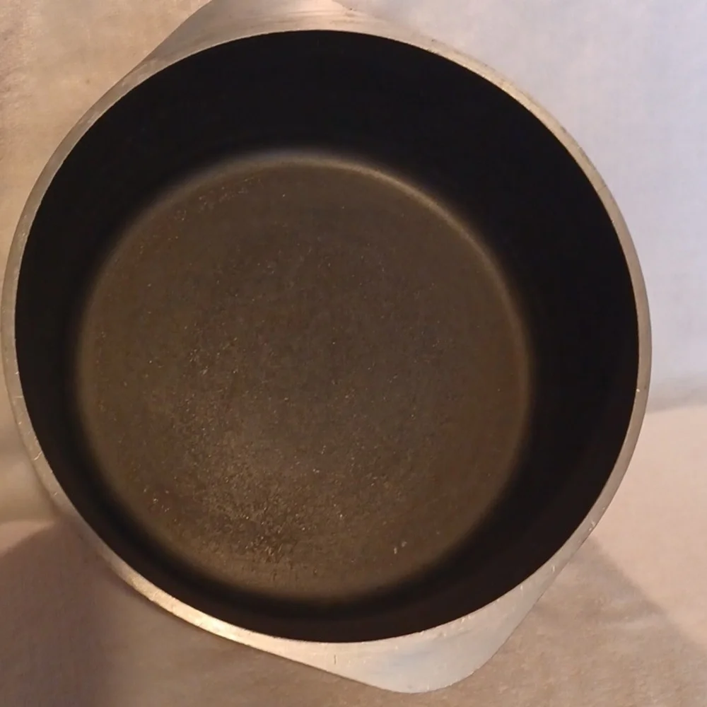 Club Burgundy Cast Aluminum Dutch Oven with Wooden Handle 5 Qt